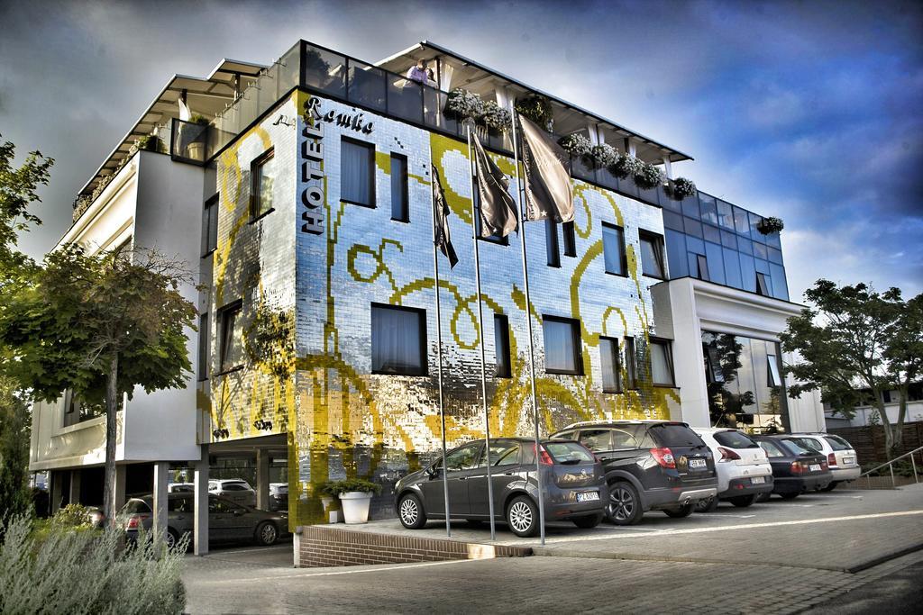 פוזנן Hotel Ramka & Restaurant & Wine Bar מראה חיצוני תמונה