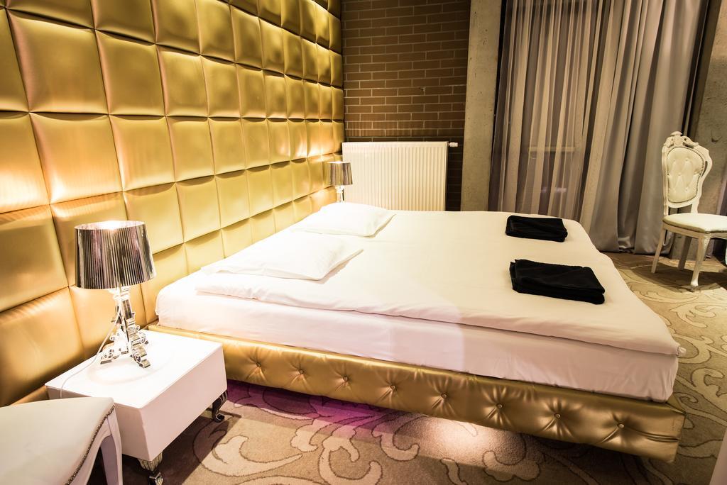 פוזנן Hotel Ramka & Restaurant & Wine Bar מראה חיצוני תמונה