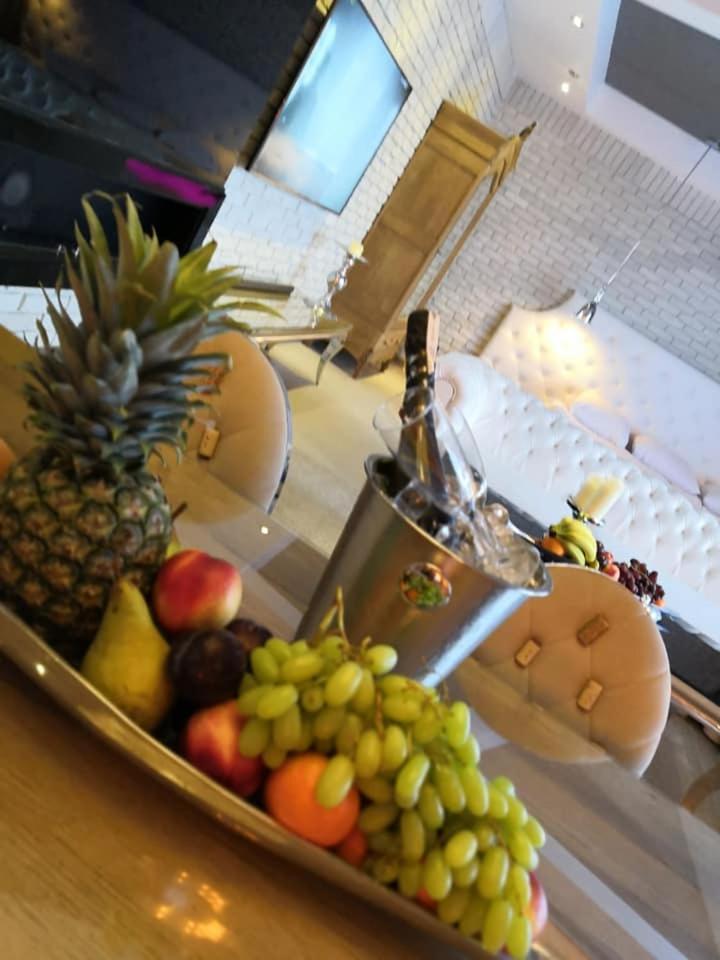 פוזנן Hotel Ramka & Restaurant & Wine Bar מראה חיצוני תמונה